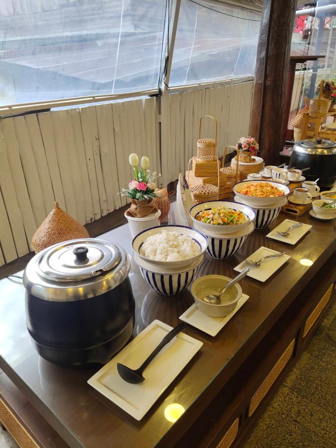 Regent Lodge Lampang Zewnętrze zdjęcie